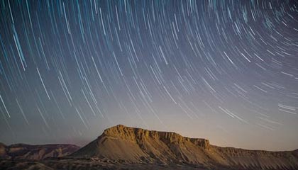 开云全站-利雅得新月中场核心发挥出色，利雅得新月足球俱乐部