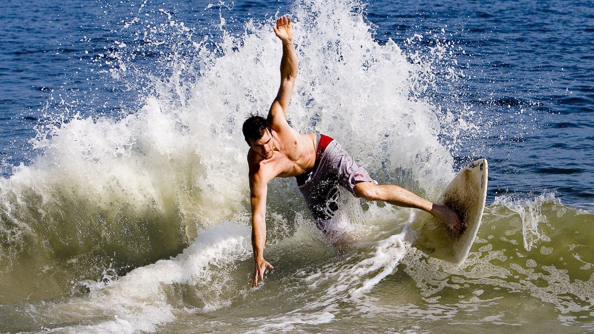 WRC危险瞬间：赛场上的生死时刻，wrc.